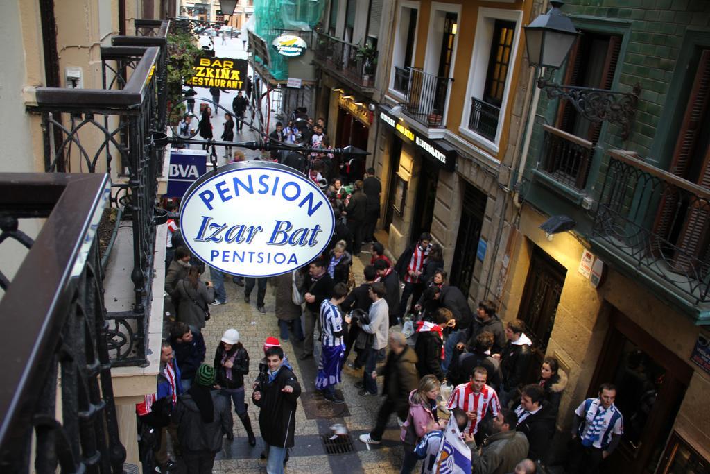 Pension Izar Bat Сан-Себастьян Екстер'єр фото